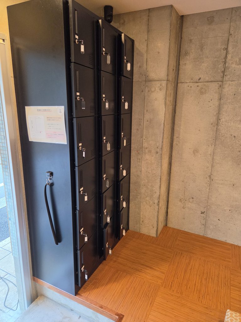 海鮮居食屋かなめの店内にある下足箱